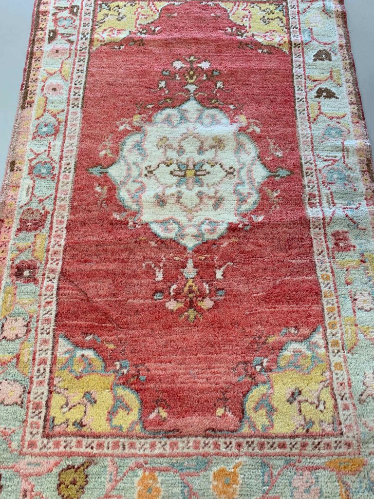 3572 Turkish Guney 2'8"x4'3"
